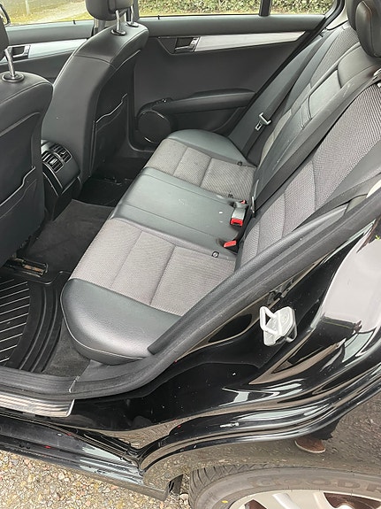 Mercedes-Benz C220 5 of 5