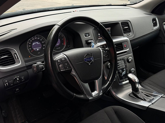Volvo V60 8 of 13