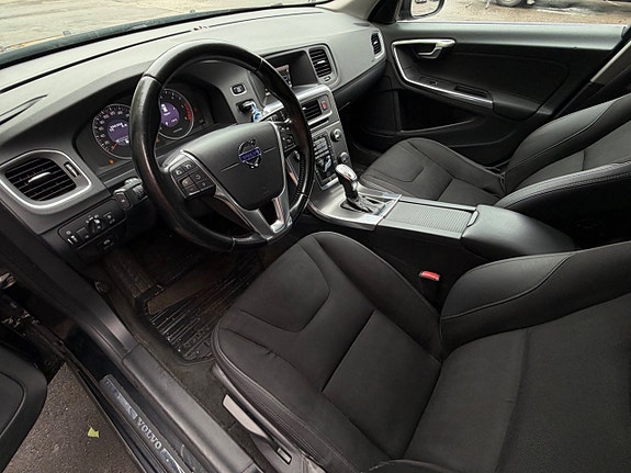 Volvo V60 9 of 13