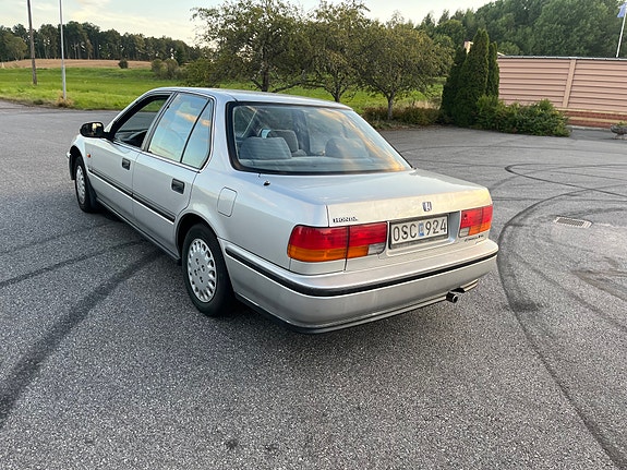 Honda Accord 3 of 7