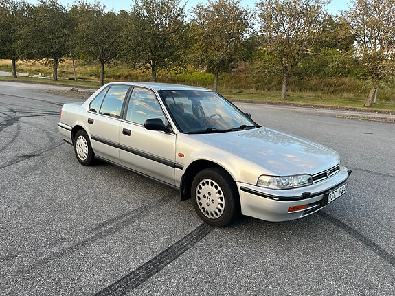 Honda Accord 2 of 7