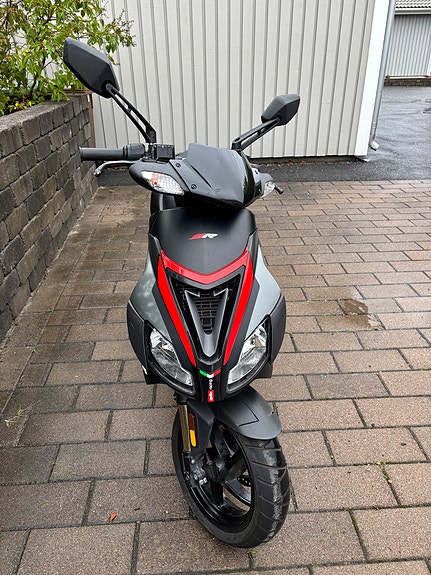 Aprilia SR 50 3 of 6
