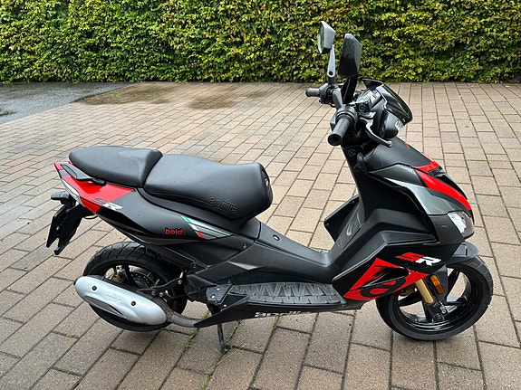 Aprilia SR 50 2 of 6