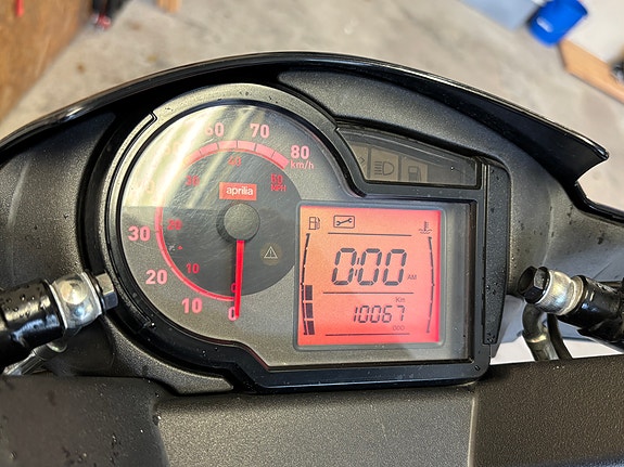 Aprilia SR 50 6 of 6