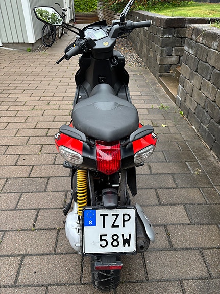 Aprilia SR 50 4 of 6