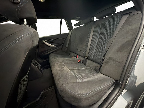 BMW 320d 28 of 30
