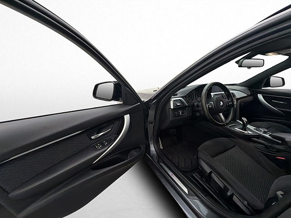 BMW 320d 11 of 30
