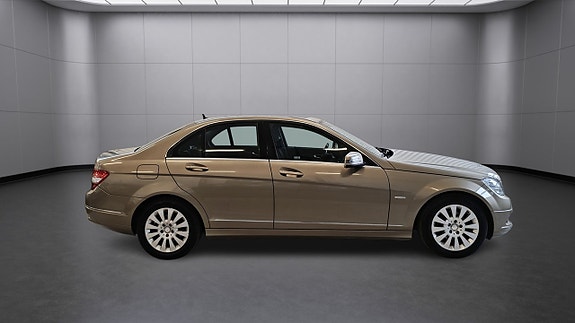 Mercedes-Benz C180 8 of 22