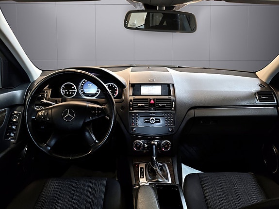 Mercedes-Benz C180 16 of 22
