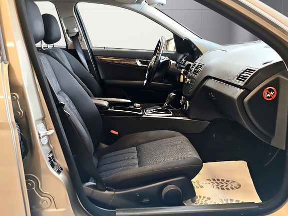 Mercedes-Benz C180 14 of 22