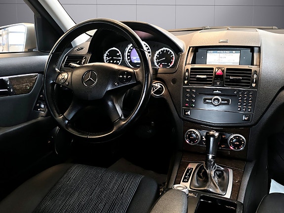Mercedes-Benz C180 17 of 22