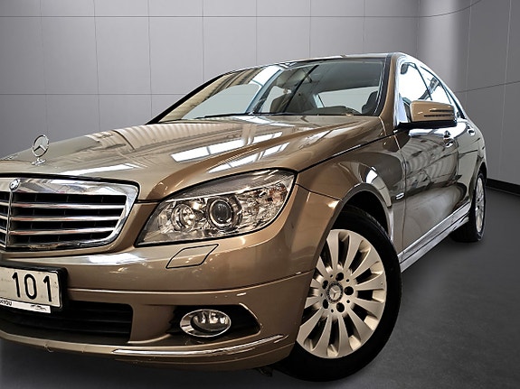 Mercedes-Benz C180 2 of 22