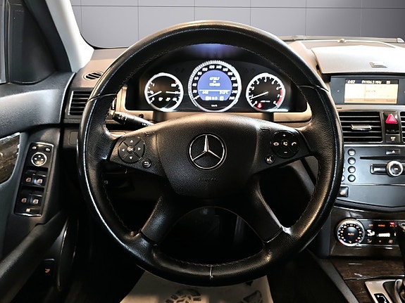 Mercedes-Benz C180 20 of 22
