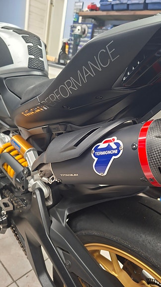 Ducati Panigale V2 4 of 6