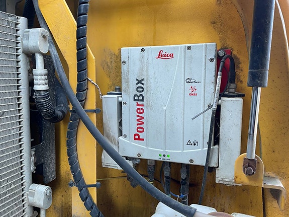 Abelco yc135d med xc16 scanlaser o 9 redskap o rotortilt 9 of 12