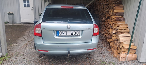 Skoda Octavia 2 of 3