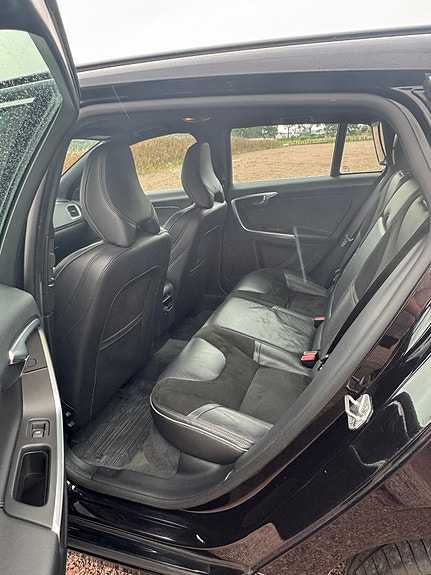 Volvo V60 6 of 8