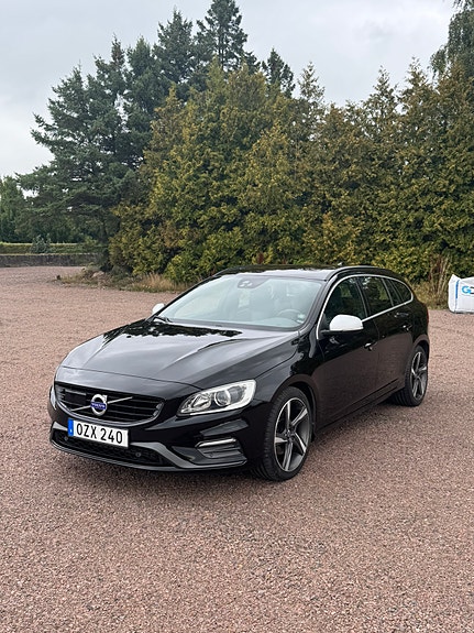 Volvo V60 2 of 8