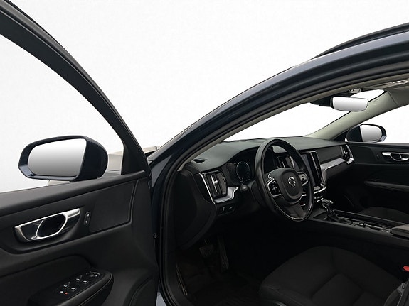 Volvo V60 11 of 30