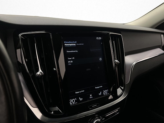 Volvo V60 25 of 30