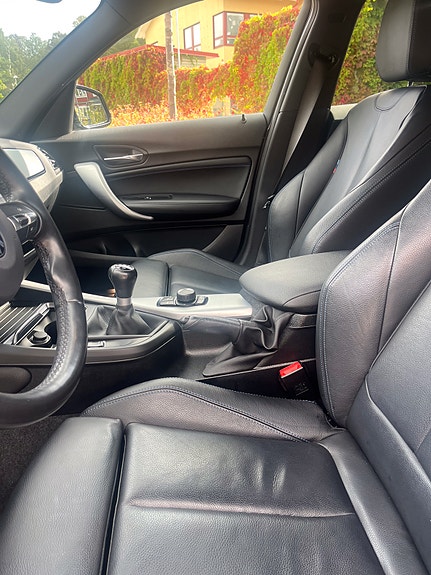 BMW 118i 3 of 14