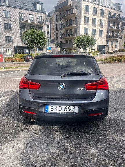 BMW 118i 7 of 14