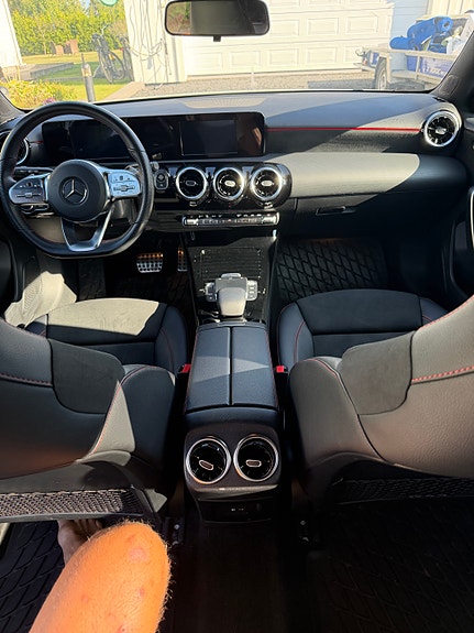 Mercedes-Benz A180 4 of 5