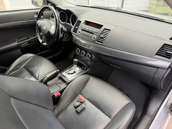 Mitsubishi Lancer 10 of 10