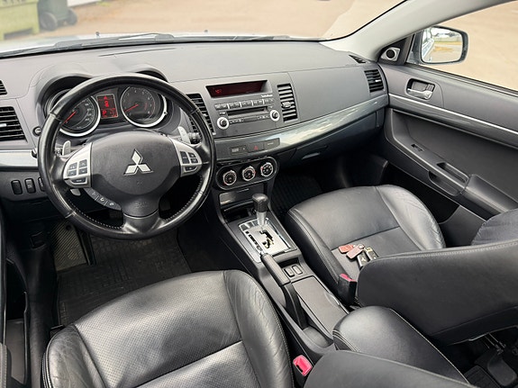 Mitsubishi Lancer 9 of 10