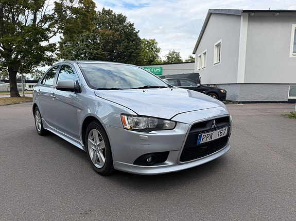 Mitsubishi Lancer 2 of 10