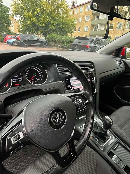 Volkswagen Golf VII 2 of 6