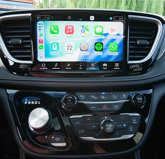 Chrysler Pacifica 9 of 18