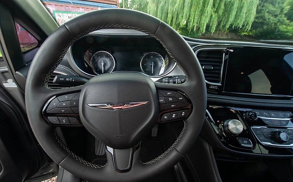 Chrysler Pacifica 8 of 18
