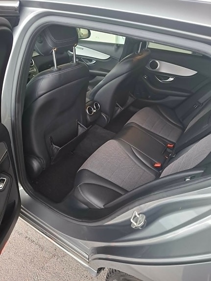 Mercedes-Benz C220 9 of 9