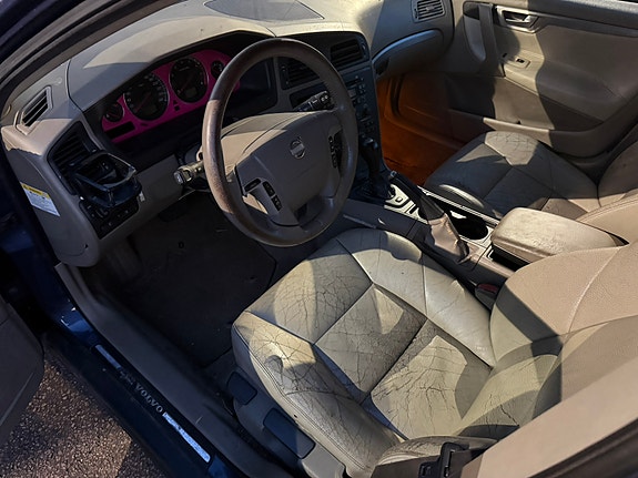 Volvo V70 5 of 5