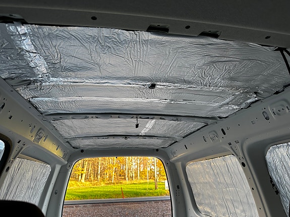 Volkswagen Caddy Maxi Camper 18 of 18