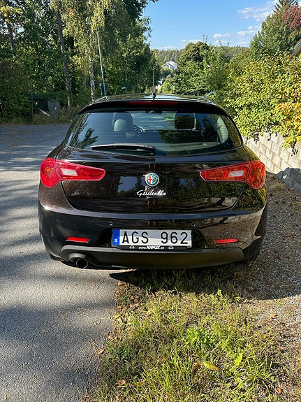 Alfa Romeo Giulietta 4 of 9