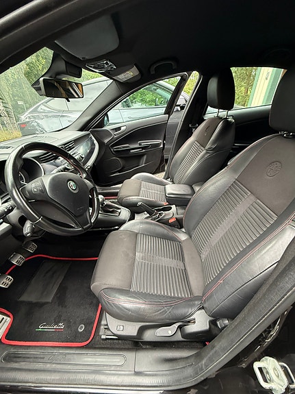 Alfa Romeo Giulietta 7 of 9