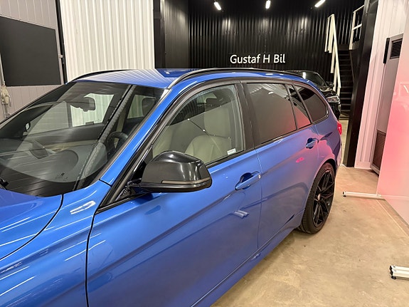 BMW 330i 10 of 28