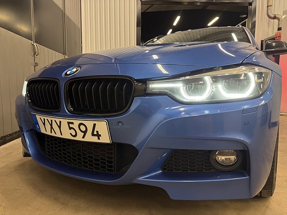 BMW 330i 6 of 28