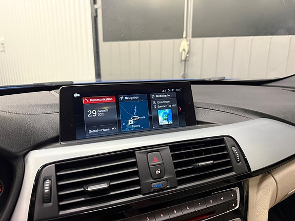 BMW 330i 19 of 28