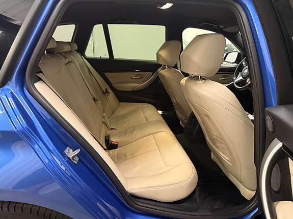 BMW 330i 21 of 28