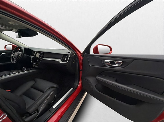 Volvo V60 Cross Country 17 of 30