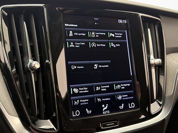 Volvo V60 Cross Country 24 of 30