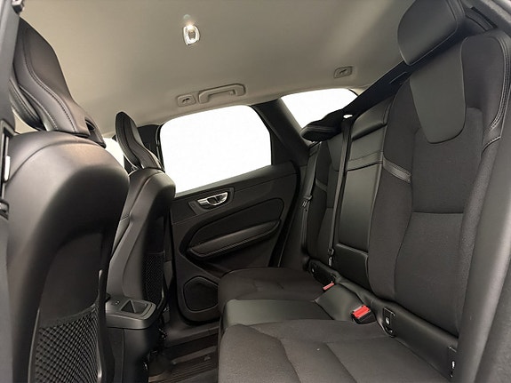 Volvo XC60 17 of 30