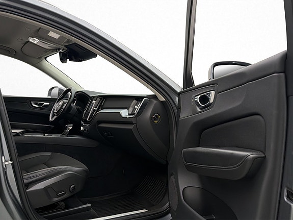 Volvo XC60 16 of 30