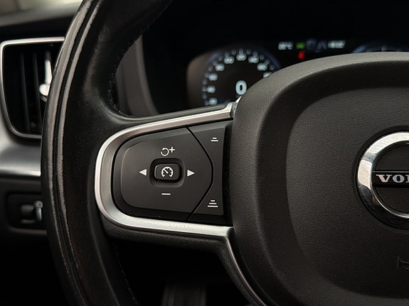 Volvo XC60 19 of 30