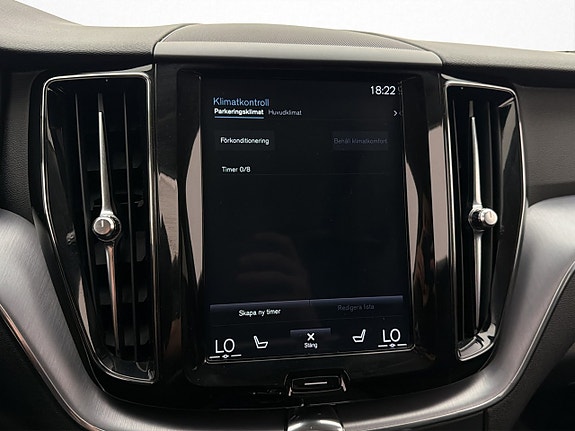 Volvo XC60 25 of 30