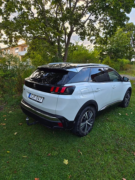 Peugeot 3008 2 of 9