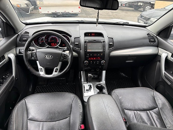 Kia Sorento 14 of 23